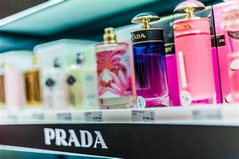 what does prada smell like